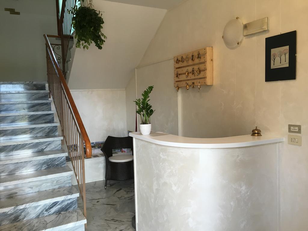 فندق مالتشيزينيهفي  Casa Bianca المظهر الخارجي الصورة